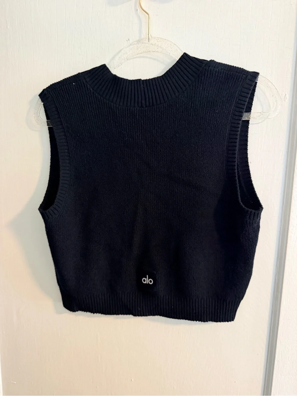 ALO Yoga Black Cropped V‑Neck Knit Vest